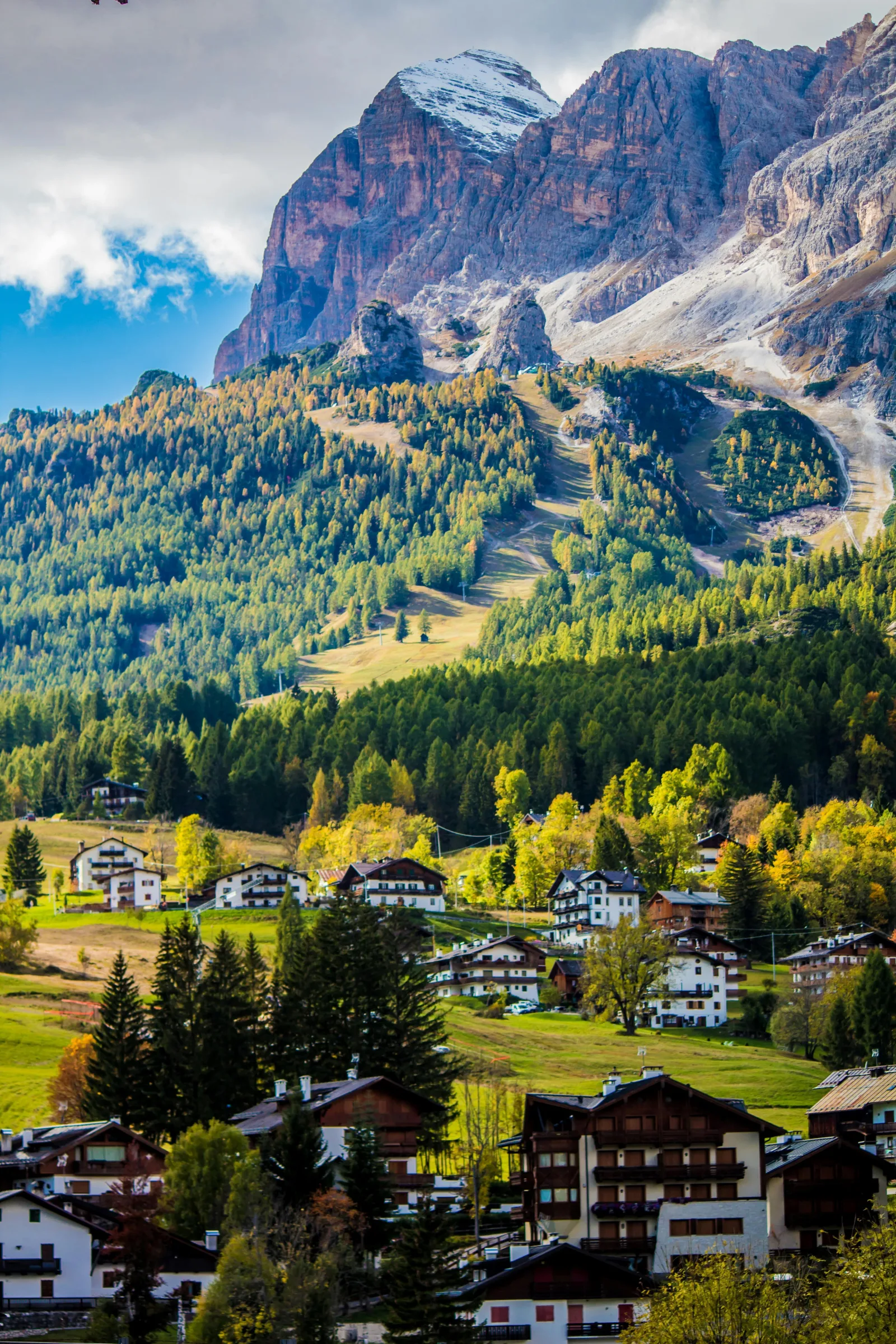 From Venice: Day Tour to the Dolomites and Braies Lake